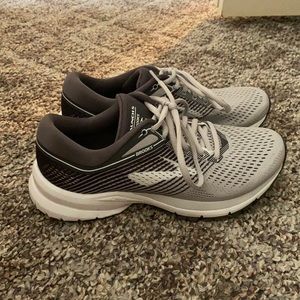 Brooks Launch 5 shoes
